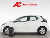 Käytetty Toyota Yaris Hybrid Active 116 HP (85 kW) 2023 Valkoinen Viistoperä