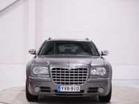 käytetty Chrysler 300C 3,0 V6 CRD TOURING - Xenon ajovalot, Nahkaverhoilu, Sähkösäätö kuljettajan istuimessa, Parkkitutka, Moottorilämmitin, Bluetooth