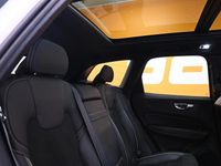 Käytetty Volvo XC60 R-Design 303 HP (222 kW) 2019 Katumaasturi