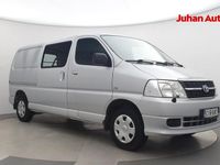Käytetty Toyota HiAce 95 HP (69 kW) 2012 Hopea Van