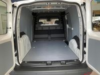 Uusi VW Caddy 102 HP (75 kW) 2025 Candy white valkoinen normaaliväri Tila-auto