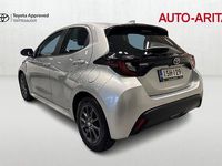 Käytetty Toyota Yaris Active 114 HP (83 kW) 2025 Hopea Viistoperä