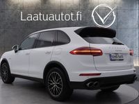 käytetty Porsche Cayenne S E-Hybrid E- - Korkotarjous alk. 2,99%! ** PDLS+ / 12x12 Nahat muistilla / Adap.Cruise / Koukku / SportChrono / Navi / Suomi-auto **