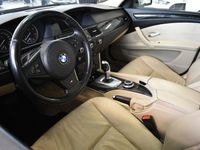 käytetty BMW 530 E61 Touring ** Navi / HiFi / Tutkat / Bi-Xenon / Panorama / Vaalea nahkasisusta / Handsfree / M SPORT ohjauspyörä **