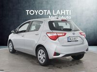 Käytetty Toyota Yaris Active 72 HP (52 kW) 2018 Hopea Viistoperä
