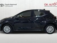 Käytetty Toyota Yaris Hybrid Active 116 HP (85 kW) 2023 Musta Viistoperä