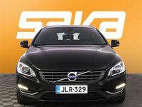Käytetty Volvo V60 Summum 220 HP (161 kW) 2017 Farmari