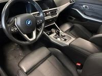 Käytetty BMW 320e 204 HP (150 kW) 2022 Punainen Farmari