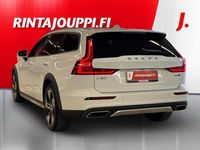 Käytetty Volvo V60 CC 190 HP (139 kW) 2019 Valkoinen Farmari