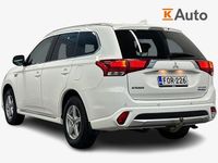 Käytetty Mitsubishi Outlander P-HEV Instyle 121 HP (88 kW) 2016 Valkoinen Farmari