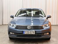 käytetty VW Passat Variant Highline 2,0 TDI Biturbo 176 kW BMT 4MOTION DSG-aut ** Suomi-Auto / Webasto / ACC / Nahka-Alcantara / Koukku **