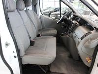 käytetty Nissan Primastar 2,5dCi 150 Van L2H1 Glazed Van Comfort Autom. # Huoltokirja, Webasto, Koukku, Läpijuostava #