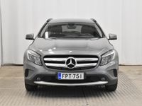 käytetty Mercedes GLA200 d A Premium Business ** Vetokoukku / Peruutuskamera / Puolinahat / P.Tutkat / Vakkari **