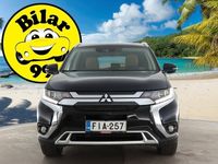 käytetty Mitsubishi Outlander 2,0 MIVEC Intense 2WD CVT 7P * 1-Omisteinen / Lohko+sisä / Keyless / Koukku ** - *OSTA NYT, MAKSA KESÄKUUSSA!* -