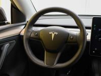 käytetty Tesla Model Y Long Range Dual Motor AWD / AMD Ryzen / Autopilot / Lämpöpumppu / Musta sisusta / Premium Audio / Tehdastakuu
