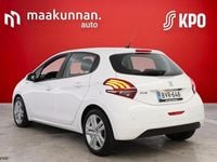 Käytetty Peugeot 208 Signature Sky 83 HP (61 kW) 2019 Valkoinen Viistoperä