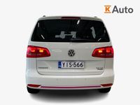 käytetty VW Touran Family Edition 2,0 TDI 103 kW (140 hv) DSG**7-paikkainen, Webasto, Vetokoukku, Panoraamakatto**