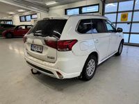 Käytetty Mitsubishi Outlander P-HEV Intense 203 HP (149 kW) 2016 Farmari