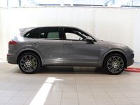 käytetty Porsche Cayenne S E-Hybrid E- - 3kk lyhennysvapaa - Huippuvarusteet, Burmester, Ilmastoidut penkit, Ilma-alusta, Lasikatto yms - Ilmainen kotiintoimitus!