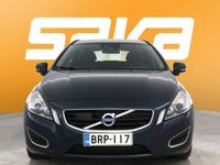 käytetty Volvo V60 1,6D DRIVe Momentum ACC / BLIS / P. tutka / High Performance / Puoli