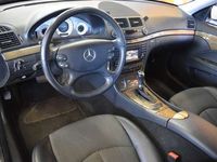 käytetty Mercedes E220 4Matic AMG **HUIPPU VARUSTEET** Webasto / Navi / Vetokoukku / Led-valot / Panoraama / Widescreen / 360 Kamera **