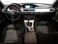 käytetty BMW 330 xd M-Sport * RAHOITUS 0e KÄSIRAHALLA * NAVIGOINTI PROFESSIONAL * HIFIT * TUTKAT * ALCANTARA * TAKAVERHOT * OHJELMOINTI