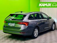 Käytetty Skoda Octavia Ambition 150 HP (110 kW) 2023 Hopea / harmaa Farmari