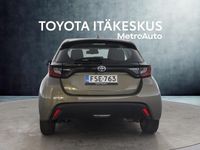 Käytetty Toyota Yaris Hybrid Active 116 HP (85 kW) 2024 Ruskea Viistoperä