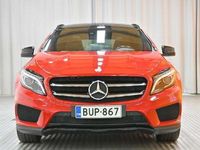 käytetty Mercedes GLA200 A Premium Business AMG Harman/Kardon / Panorama / P-Kamera / ILS