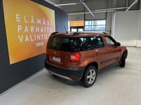 Käytetty Skoda Yeti Adventure 105 HP (77 kW) 2011 Katumaasturi