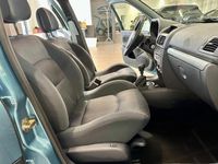 käytetty Renault Clio Hatchback 1.4 16V 4-ovinen //