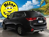 käytetty Mitsubishi Outlander P-HEV 2,0 PHEV 4WD 5P * Nahkapenkit / 360-Kamera / Merkkihuollettu / Navi / Vetokoukku! * - *OSTA NYT, MAKSA TOUKOKUUSSA!* -