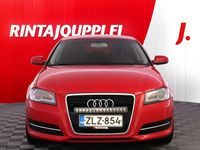 Käytetty Audi A3 Sportback Attraction 140 HP (102 kW) 2011 Punainen Viistoperä