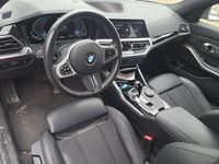käytetty BMW 330e 3-sarjaA Charged Edition Sport G21 Touring**Aktiivinen vak.nop.säädin / Hifi-kaiuttimet / Vetokoukku** - BPS vaihtoautotakuu 24 kk