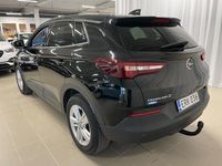Käytetty Opel Grandland X Comfort 131 HP (96 kW) 2019 Musta Katumaasturi