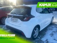 Käytetty Toyota Yaris Hybrid Active 116 HP (85 kW) 2024 Valkoinen Sedan