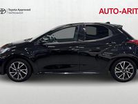 Käytetty Toyota Yaris Hybrid Style 116 HP (85 kW) 2022 Musta Viistoperä