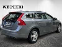 Käytetty Volvo V60 Momentum 120 HP (88 kW) 2015 Harmaa Farmari