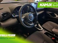Käytetty Toyota Yaris Hybrid Active 116 HP (85 kW) 2021 Valkoinen Sedan