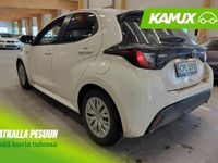 Käytetty Toyota Yaris Hybrid Active 116 HP (85 kW) 2021 Valkoinen Sedan