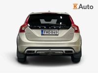 Käytetty Volvo V60 CC Summum 150 HP (110 kW) 2017 Farmari