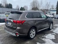 käytetty Mitsubishi Outlander P-HEV Instyle 4WD 5P ACC