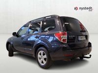 käytetty Subaru Forester 2,0 X CVT | Vetokoukku, Nahkasisusta |