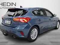 Käytetty Ford Focus Titanium 125 HP (91 kW) 2018 Sininen Viistoperä