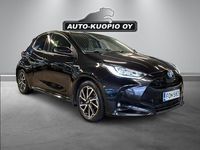 Käytetty Toyota Yaris Hybrid Plus 116 HP (85 kW) 2021 Musta Viistoperä