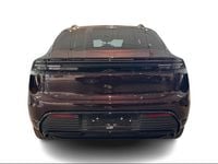 Käytetty Porsche Macan Turbo 469 kW (639 HP) 2025 Ruskea (beige) Katumaasturi