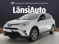 Käytetty Toyota RAV4 Hybrid Style 155 HP (114 kW) 2018 Katumaasturi