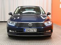 käytetty VW Passat Sedan Highline 2,0 TSI 162 kW DSG-Automaatti ** HUIPPUVARUSTEET / Webasto / Adapt. Cruise / Navi / LED **