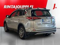 Käytetty Toyota RAV4 Hybrid Active 155 HP (114 kW) 2018 Hopea Katumaasturi