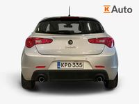 Käytetty Alfa Romeo Giulietta 140 HP (102 kW) 2011 Viistoperä